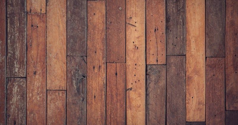 Rattraper niveau plancher bois : la méthode simple et durable