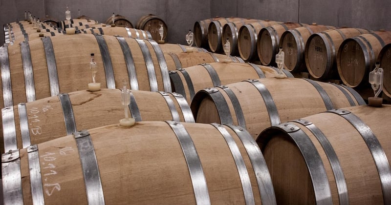 Prix cave à vin sur mesure sous escalier : le guide pour bien investir